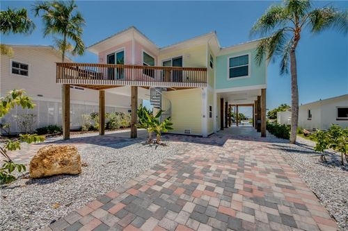 2579 3rd St, MATLACHA, FL, 33993-9761 | Card Image