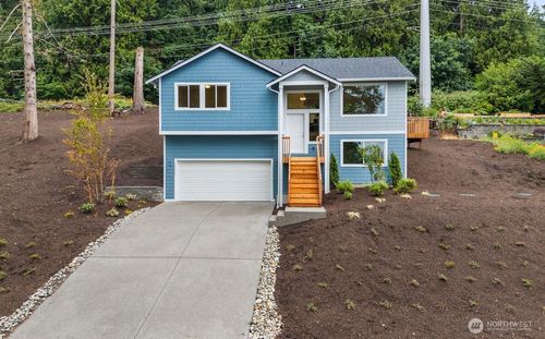 21513 81st Ave Nw, Stanwood, WA, 98292-6113 | Card Image
