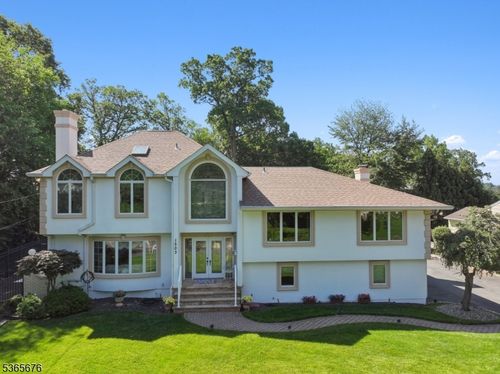 1503 Woodacres Dr, Mountainside, NJ, 07092-1729 | Card Image