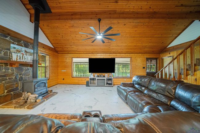 741 E Wilkins Rd, House other with 3 bedrooms, 2 bathrooms and null parking in Gladewater TX | Image 5