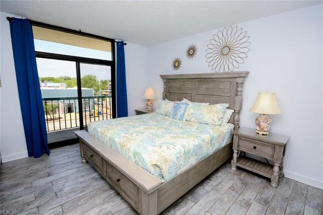 Bedroom with King Bed and full bath | Image 19
