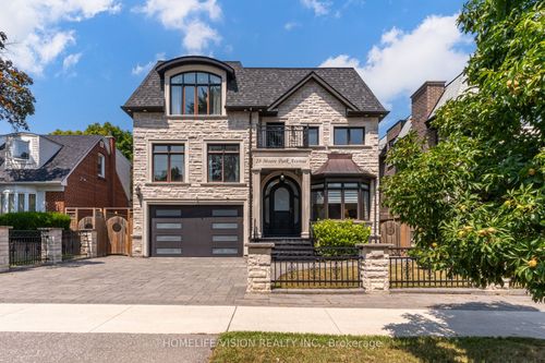 28 Moore Park Avenue, North York, ON, M2M1M9 | Card Image