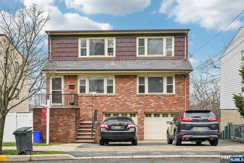 397 Oak St, Ridgefield, NJ, 07657-2732 | Card Image