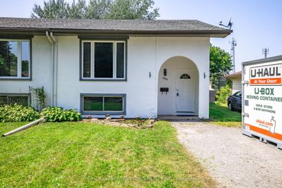 4553 Sussex Dr, Home with 2 bedrooms, 2 bathrooms and 4 parking in Niagara Falls ON | Image 3