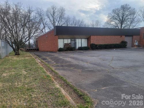 731 Main Ave Sw, Hickory, NC, 28602-2602 | Card Image
