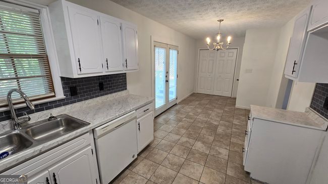 4610 Hamlet Walk Se, House other with 3 bedrooms, 2 bathrooms and null parking in Conyers GA | Image 6