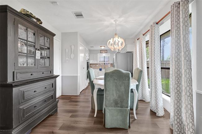 2703 Shady Creek Dr, House other with 3 bedrooms, 2 bathrooms and 2 parking in Pearland TX | Image 13