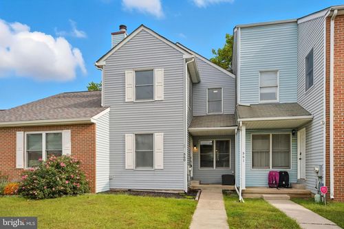 560 Trinity Ct, BENSALEM, PA, 19020-8213 | Card Image