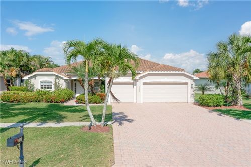 2250 Grove Dr, NAPLES, FL, 34120-7500 | Card Image