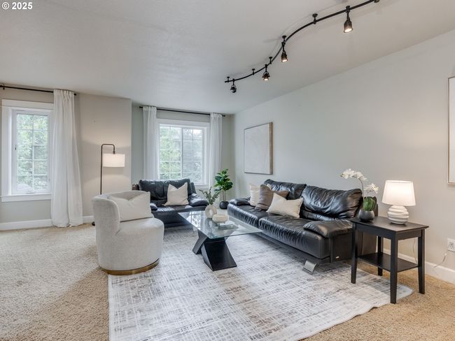 4819 Sw Beaverton Hillsdale Hwy, House attached with 2 bedrooms, 2 bathrooms and 2 parking in Portland OR | Image 16