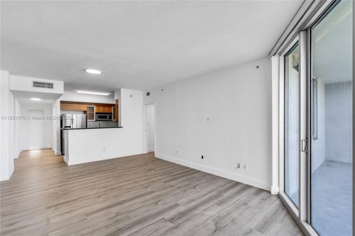 apt-4217-325 S Biscayne Blvd, Miami, FL, 33131-2481 | Card Image