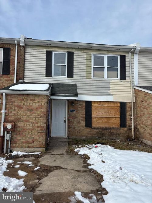 8211 Buist Ave, PHILADELPHIA, PA, 19153-1002 | Card Image