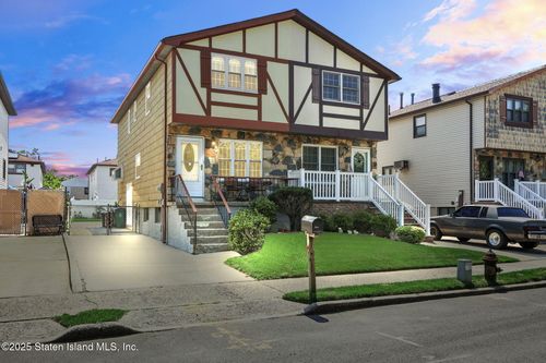 28 Rowan Ave, Staten Island, NY, 10306-5273 | Card Image