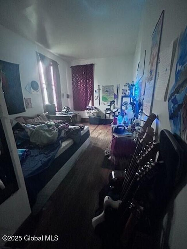 Unit 2 Bedroom 1 | Image 21