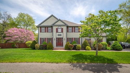 3 Meeting Place Cir, Beverly, MA, 01915-7216 | Card Image