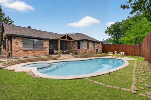 8206 Spinnaker Cv, Rowlett, TX, 75089-9117 | Card Image