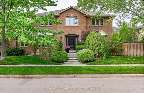 500 Blenheim Cres, Oakville, ON, L6J6P7 | Card Image