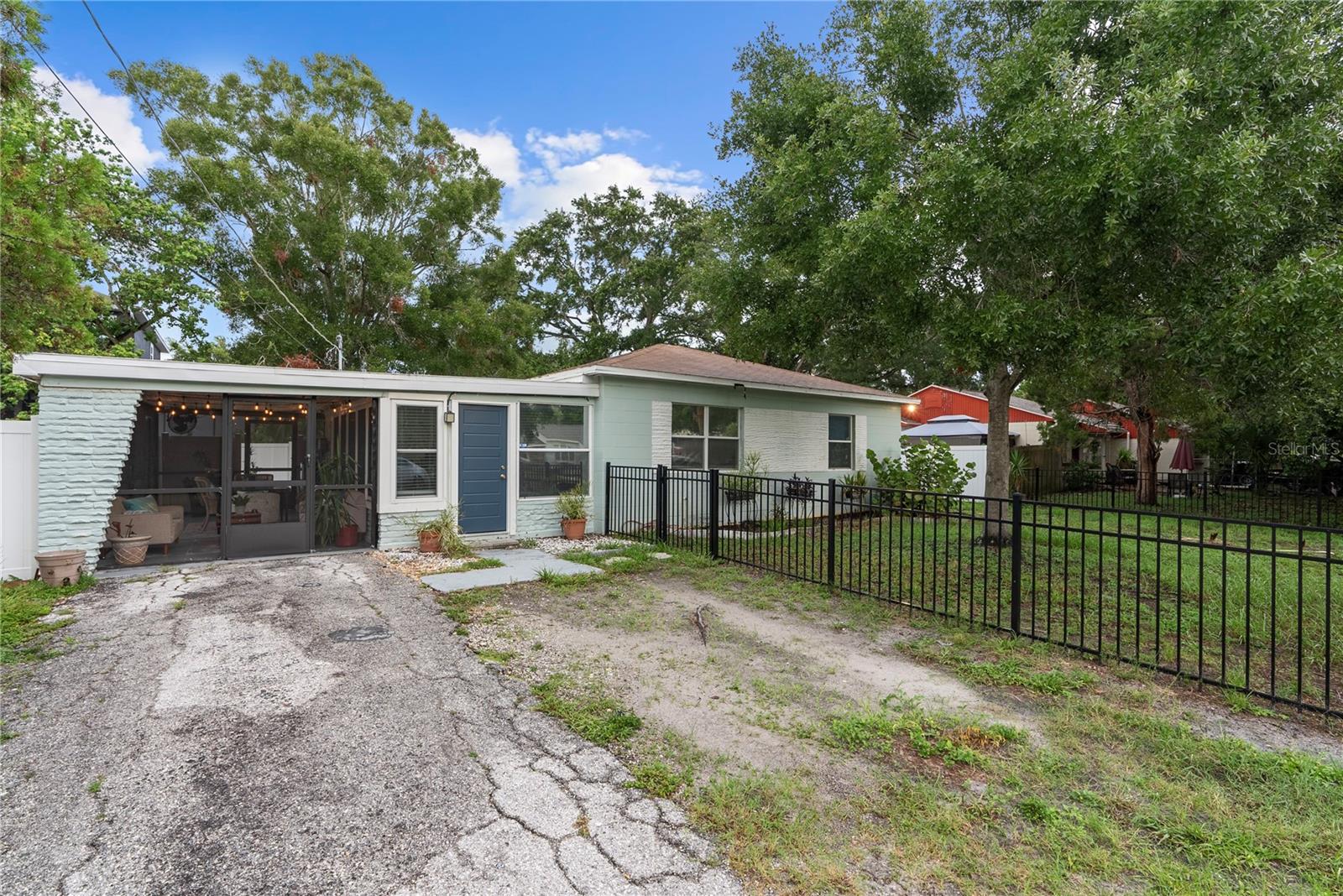 Van Buren Dr, Tampa, FL 33611