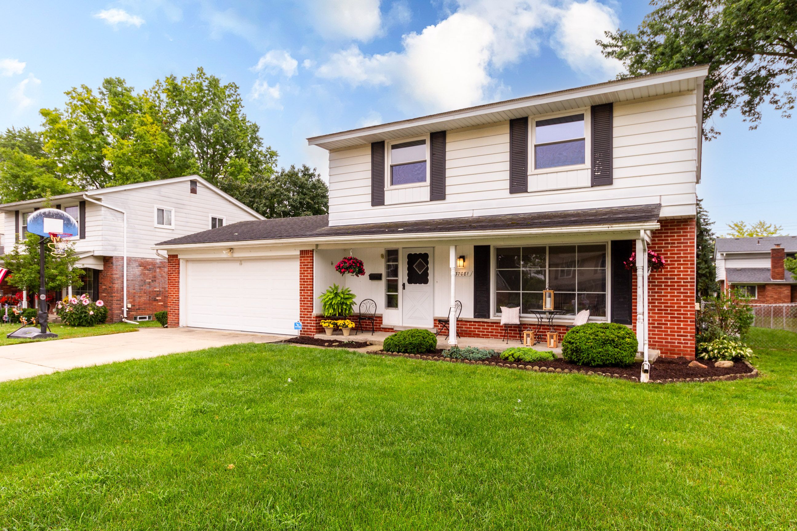 Sunnydale St, Livonia, MI 48154