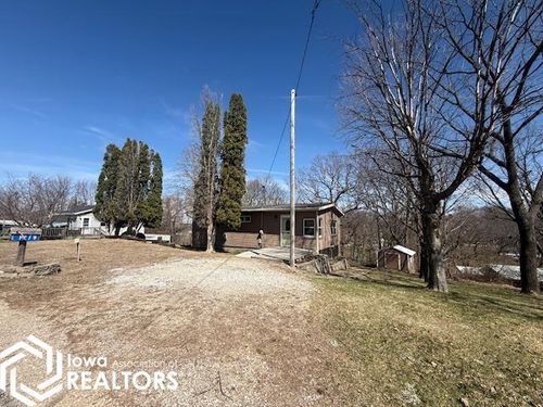 1279 Holiday Ln, Brooklyn, IA, 52211-9537 | Card Image