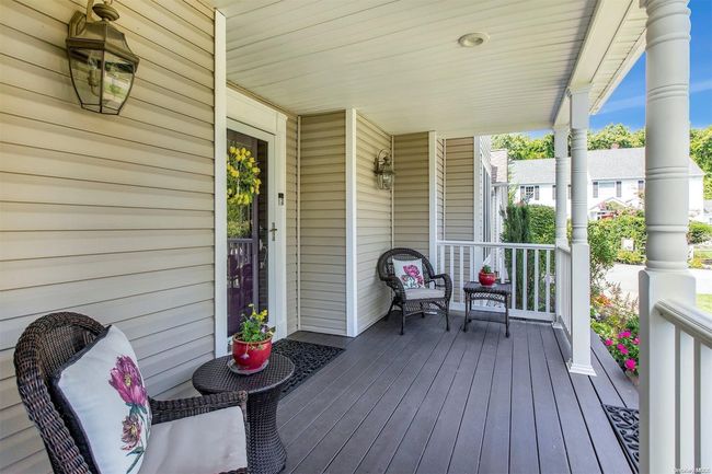 136 Mccarthy Ln, House other with 3 bedrooms, 2 bathrooms and null parking in Great River NY | Image 4