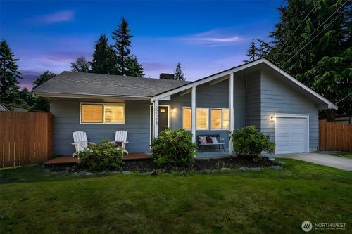 22628 87th Ave W, Edmonds, WA, 98026-8226 | Card Image
