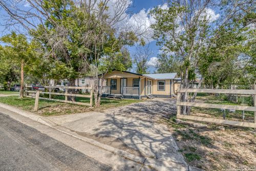 1307 Avenue B, Hondo, TX, 78861-1411 | Card Image