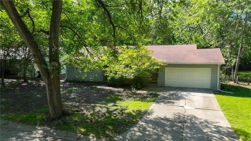 7634 Charlotte St, Kansas City, MO, 64131-2023 | Card Image