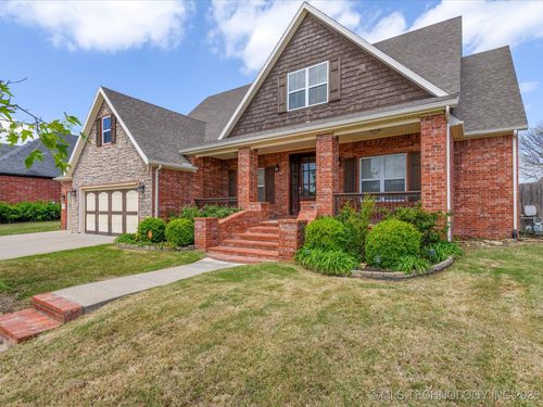 5710 Nottingham Pl, Bartlesville, OK, 74006-6972 | Card Image