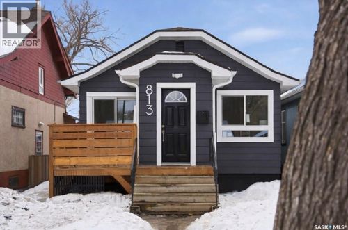 813 4th Ave N, Saskatoon, SK, S7K2N3 | Card Image