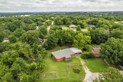 619 W 3rd, Beggs, OK, 74421-3368 | Card Image