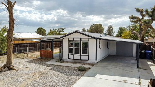 19010 Dennis, Adelanto, CA, 92301 | Card Image