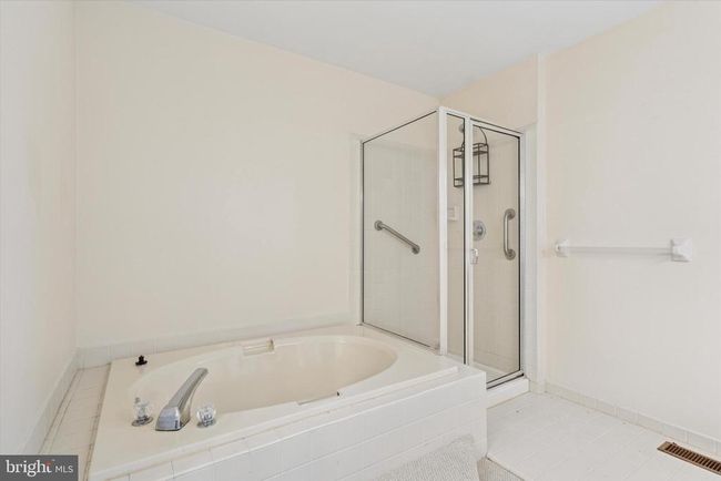 235 Copper Beech Dr, Townhouse with 3 bedrooms, 3 bathrooms and null parking in BLUE BELL PA | Image 24