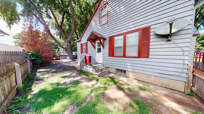 Side yard | Image 31