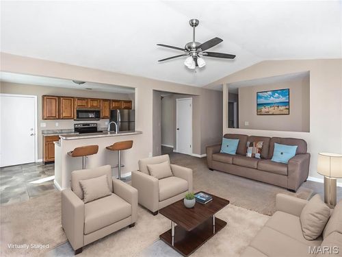 905 Andra Dr, Maryville, IL, 62062-5752 | Card Image