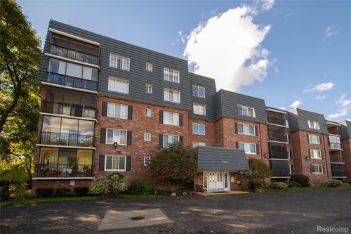 apt-403-3415 Benjamin Ave, Royal Oak, MI, 48073-2240 | Card Image