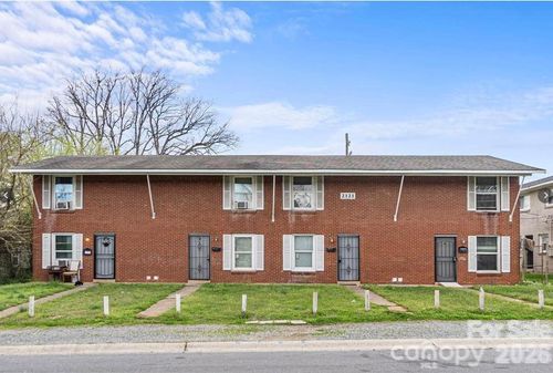 2121 Custer St, Charlotte, NC, 28216-4625 | Card Image