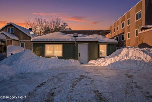 626 Gambell St, Anchorage, AK, 99501-3753 | Card Image