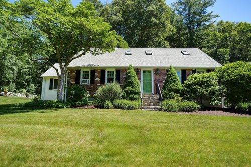 42 Ball St, Northborough, MA, 01532 | Card Image