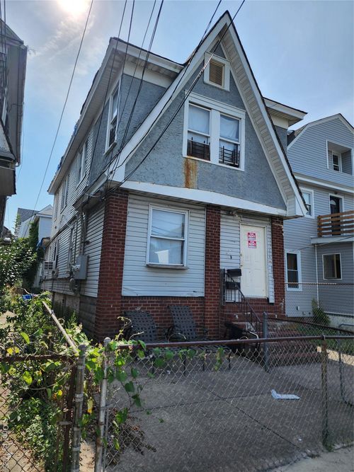 179 Beach 114th St, Rockaway Park, NY, 11694-2497 | Card Image
