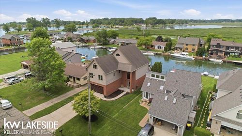 38823 E Archer Dr, Harrison Twp, MI, 48045-2802 | Card Image