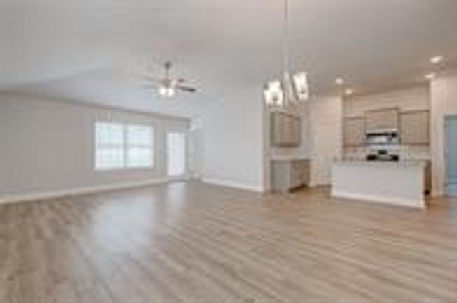 416 Bryan Way, House other with 4 bedrooms, 2 bathrooms and 2 parking in Angleton TX | Image 7