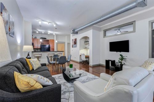 1106-1901 Post Oak Blvd, Houston, TX, 77056-3892 | Card Image