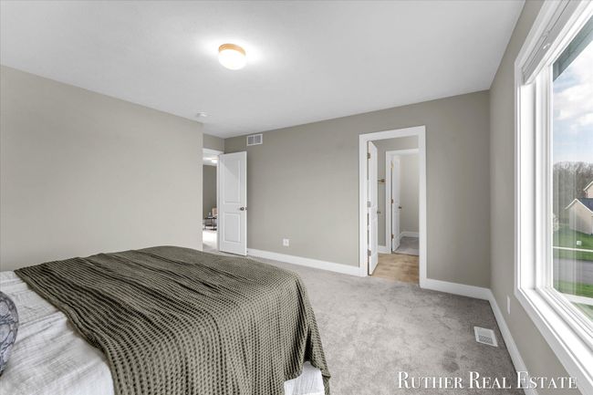 Primary with En Suite | Image 34
