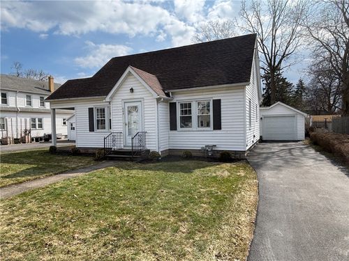 604 Davis Dr, Newark, NY, 14513-1323 | Card Image