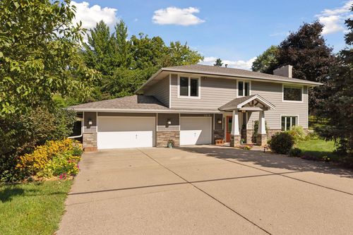 2610 Noble Ave N, Golden Valley, MN, 55422-3608 | Card Image