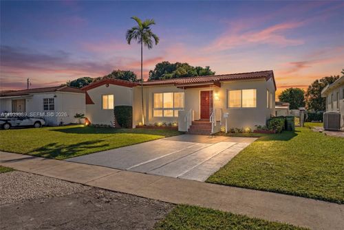 40 W 58th St, Hialeah, FL, 33012-2754 | Card Image