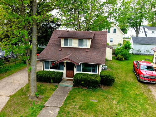 2577 Parkway Dr, Manitou Beach, MI, 49253-9005 | Card Image
