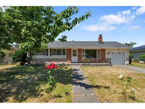 2249 Se 185th Ave, Portland, OR, 97233-5629 | Card Image