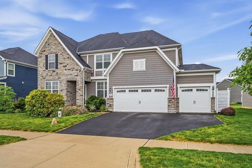 555 Crick Stone Dr, Delaware, OH, 43015-5135 | Card Image